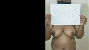 Milf mommy verifies wet pussy closeup