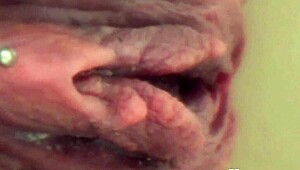 lilly points her nude pregnant toes for foot fetish fun