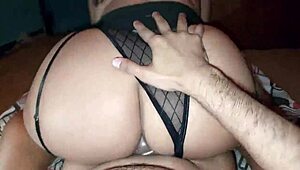 dios mio el condon se rompio y su semen lleno mi culo entero??