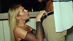 Reiche MILF wartet geil nass auf BBC während Mann weg ist 😈🍆💦