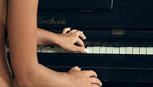 Ich reib meine geile Fotze hart und stell mir deinen fetten Schwanz vor