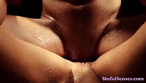 Изкушаваща двойка жадува еротичен жар