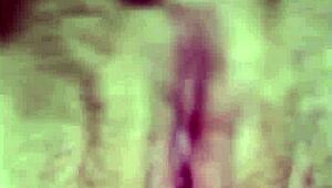 aussie wife masturbates horny till she cums hard 😩💦