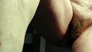 Хей баба, тая космата стара путка обича ли краставици?