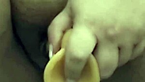 Chubby housewife squirts soaking wet from dildo play?