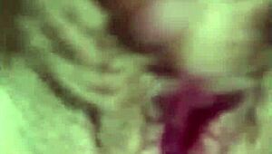 aussie wife masturbates horny till she cums hard 😩💦