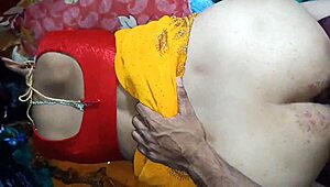 Menye beront após hálószobájába mocskos hindi beszéddel baszásra