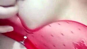 husbands not home n im stuffin my tight wet pussy so good