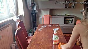 limpei a mesa do vizinho tirei calcinha ele vai notar?