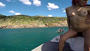 Boat ride turns into live voyeur oral sex show?