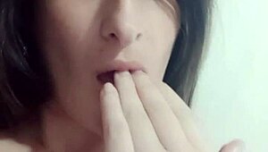 husbands not home n im stuffin my tight wet pussy so good