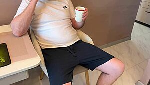 синовецът се прокрадва за табу масаж забавление с руската мащеха аматьорски стил