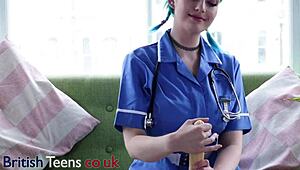 Perawat rambut biru, kontolmu berdenyut pas aku kocok di janji panas!!