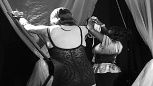 vb owns that wimp with big tits ebony femdom dildo play 💪🏾