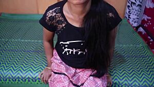 Les gros nichons de la copine indienne rebondissent dans une baise virale brutale