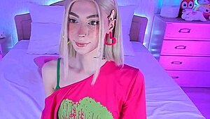 Craving Sweet Eaton Ladyboy's Teasing Foot Fetish Display?