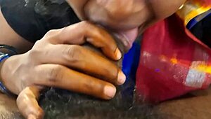 Tamil poročena prodajalka kriči ko indijski desi možje raztrgajo obleke za grobo svate roleplay jebo