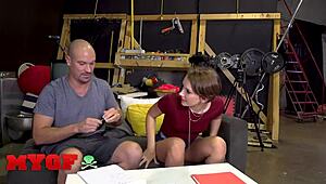 Moja frajerka Nataly Porkman prosí učiteľa o fľakovanie a tvrdú jazdu na jeho monštruóznom kokote