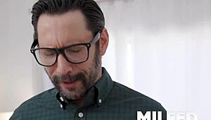 по дяволите горещата милф стъпмайка Бранди Лав свършва яко твърдо