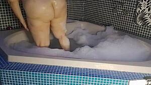 Ready for Vivi Guedez's Wild Motel Rides and Licks?