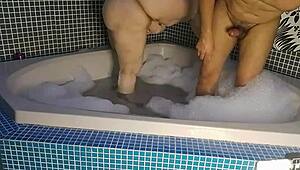 Ready for Vivi Guedez's Wild Motel Rides and Licks?