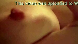 Artemisia Love skače z velikimi joškami v close-up seansi