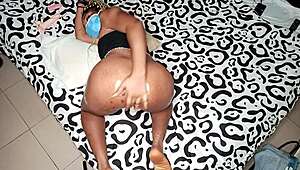 My girlfriend LOVES her yellow pawpaw dildo toy play