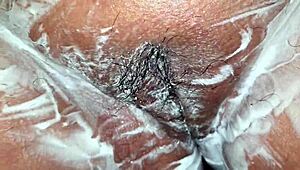 Shaving my fat smooth pussy nice and slow 😏🪒💦