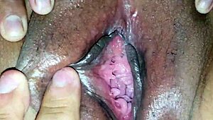 Shaving my fat smooth pussy nice and slow 😏🪒💦