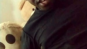 ebony goddess drops in free for private toy masturbation join the fun anytime