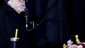 Flor De Damiana se joacă cu jucării fetish în roșu transparent