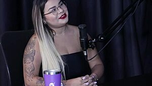 Suellen Barrar thought porn was easy but now fingers daily as Penelope on xvideos