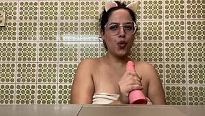 i dance put cream on my huge tits and play with you