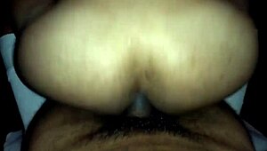 ei puto na balada chamei pro canto e meti a rola no rabo dele ate gozar dentro