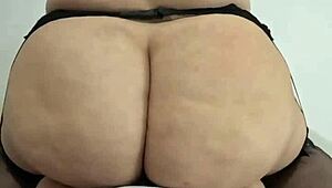 Your Neighbor Soraya's Huge Ass Dominates While Hubby Works!