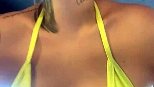 wet pussy flashes at copacabana beach gym during new year crowd