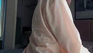 wanna see this sexy teen hottie dance and masturbate outdoors for everyone?