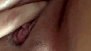 loira casada fingers her fat bbw pussy solo with huge black toy cravings