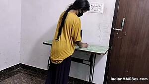 indian housewife gets her wet spot filled with hot desi load in homemade session