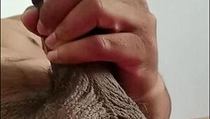 hey caught this pretty filipina girlfriend on video call with boyfriend handjob to orgasm in bedroom