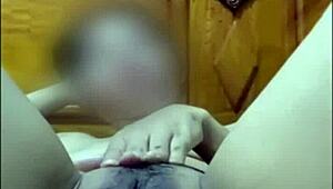 hey caught this pretty filipina girlfriend on video call with boyfriend handjob to orgasm in bedroom