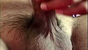 hey caught this pretty filipina girlfriend on video call with boyfriend handjob to orgasm in bedroom