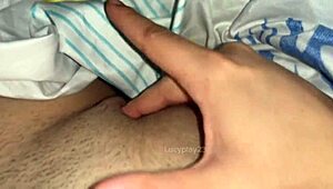 ella sabe lo buena que esta grabandose asi de cerca oyes esos sonidos tan ricos relajate y disfruta