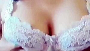 aurora estelar invites you to stay up late watching her sexy solo play...