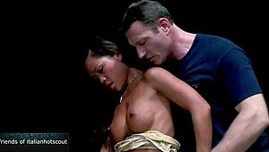 Ω ρε μαλάκα αυτή η κουκλάρα Ασιάτισσα πήρε διπλή διείσδυση σε εξωτερικό τόσο καυτή