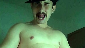 hey saymon, show off pounding that hot strip