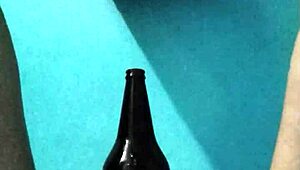 i'm masturbating so richly with this bottle... my curvy latina juices flooding everywhere oh god