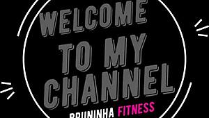 gostosa shakes ass fingering her tight hole to funk beats