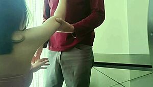 Mi fotógrafo se excitó con mis poses de piernas abiertas y terminó cubriéndome de leche en photoshoot