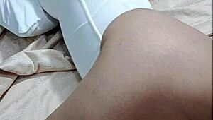 25yo big ass stepmom with thick lips feels playful